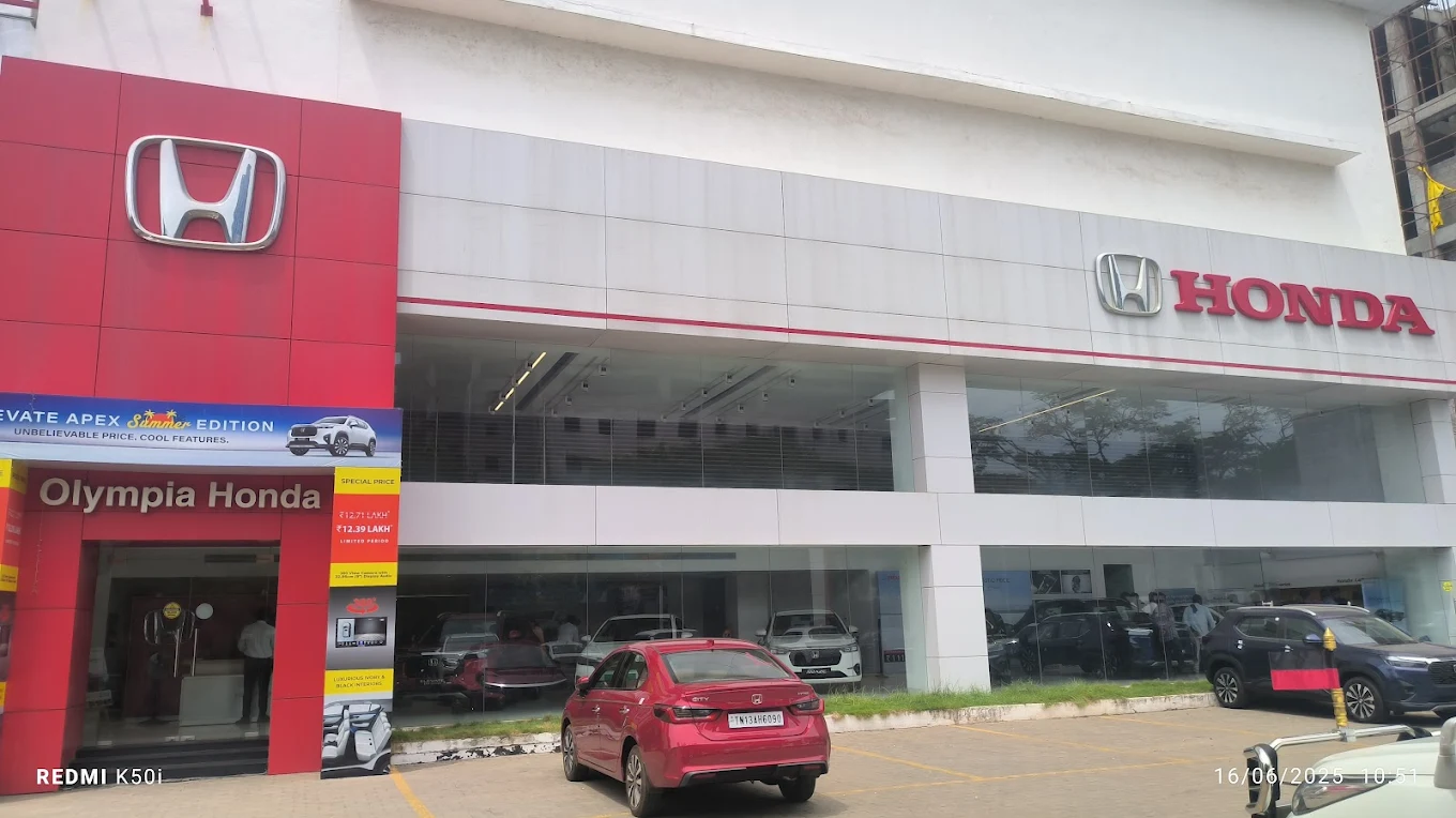OLYMPIA HONDA Showroom